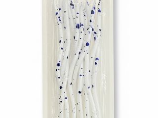 თეთრი სანთელი ლურჯი წერტილებით