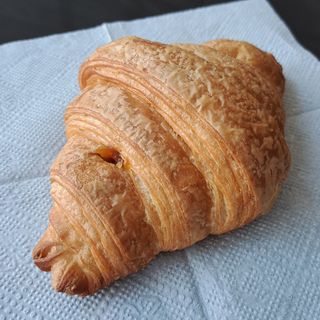  კრუასანი შესქელებული რძით