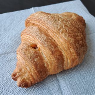 კრუასანი ვანილის კრემით