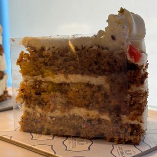 სტაფილოს ტორტის ნაჭერი 	Carrot cake