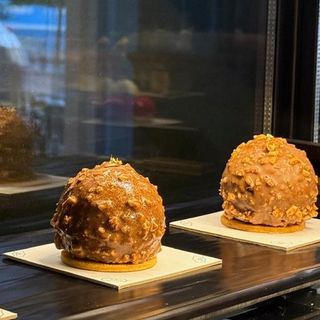 სნიკერსი	Snickers