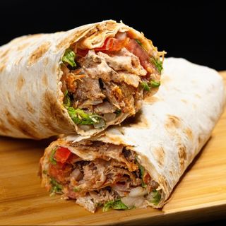 შაურმა საფირმო სოუსით