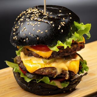 შავი ორმაგი ჩიზბურგერი