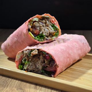 ვარდისფერი შაურმა ქათმის ხორცით