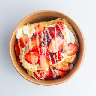 ფრანგული ტოსტი მარწყვით და კრემყველით