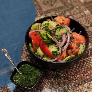 კიტრი-პომიდვრის  სალათი კახურად