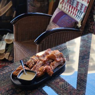 შებოლილი ნეკნი