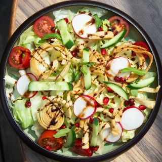 Fatoush Salad (ფატუში სალათი)