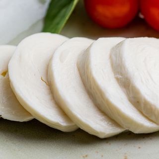 Mozzarella/მოცარელა