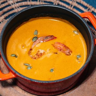 გოგრის კრემ-სუპი კრევეტებით/Pumpkin cream soup with shrimp