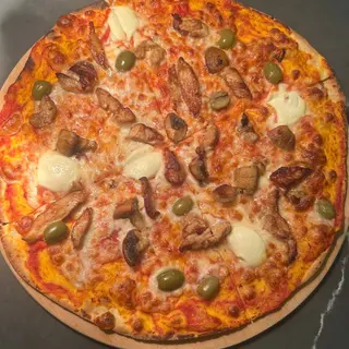 პიცა ქათმითადა სოკოთი/ pizza with chicken and mushrooms