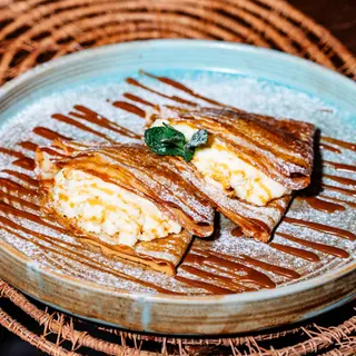 ბლინები ხაჭოთი და მარილიანი კარამელით/Pancakes with cottage cheese and salted caramel