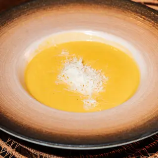 ნაღების ყველის სუპი კრუტონებით/Cream cheese soup with croutons