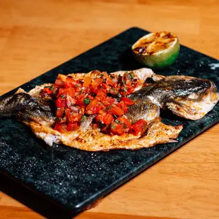 დორადოს ფილე ბოსტნეულის სალსათი/Dorado fillet with vegetable salsa