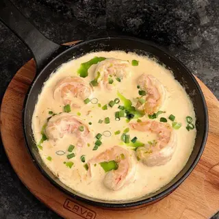 ვეფხვისებრი კრევეტები შქმერულის სოუსში/Tiger prawns in Shkmeruli sauce