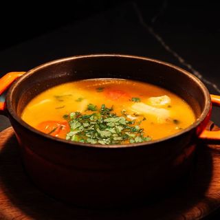 თევზის წვნიანი კრევეტებით და წითელი თევზით/fish soup with shrimp and red fish