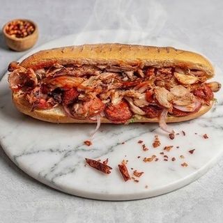 შაურმა პურში ღორის