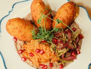 მუჭა-მუჭა ლობიოს კმაზულათი, ჯონჯოლით და იმერული აჯიკით