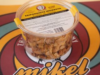 ორცხობილა ქეშიუთი და კოწახურით.