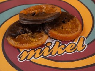 გამომშრალი ფორთოხალი შოკოლადით