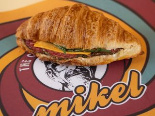 კრუასანი სალიამით