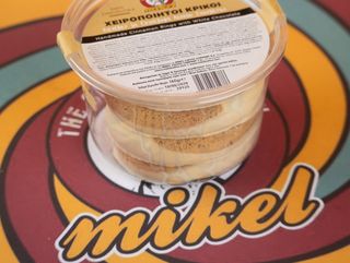 ორცხობილა თეთრი შოკოლადითა და დარიჩინით.