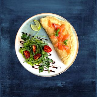 ომლეტი მსუბუქად დამარილებული ორაგულით