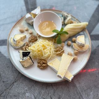 ყველის თეფში