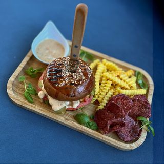 კლასიკური ძროხის ბურგერი