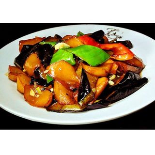 V18 - მაღალ ცეცხლზე შემწვარი ბოსტნეული / 地三鲜