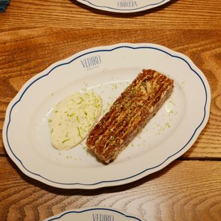 თაფლის ნამცხვარი