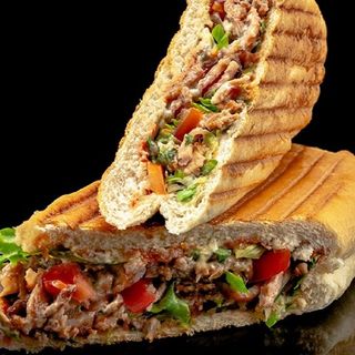 პატარა შაურმა პურით