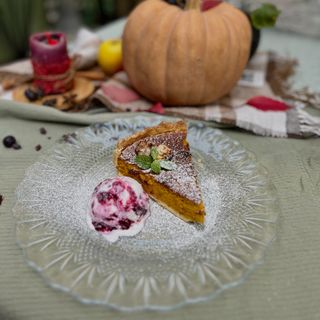 გოგრის ღვეზელი ნაყინით