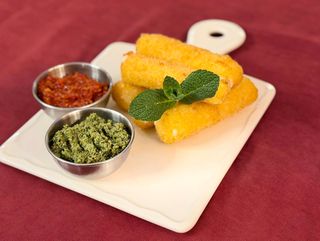 სულგუნის ჩხირები შეფის აჯიკით