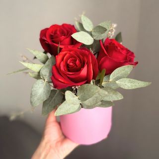 კომპოზიცია სამი ვარდით