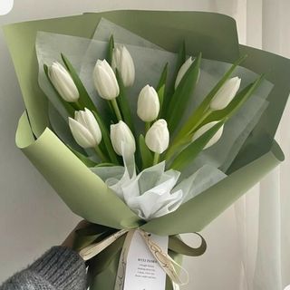 მინი, თეთრი ტიტების თაიგული