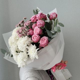 ვარდებისა და ქრიზანთემების თაიგული