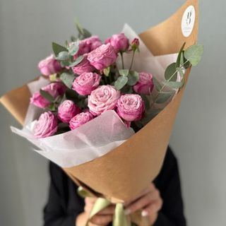 ვარფისფერი სპრეი ვარდების თაიგული