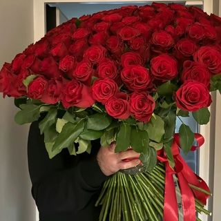 100 წითელი ვარდი