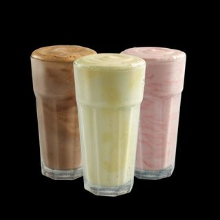MILKSHAKE STRAWBERRY/დიდი მილკშეიკი მარწყვით