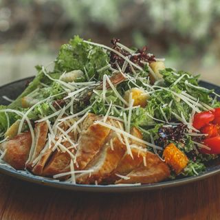 ცეზარი ქათმით და ბეკონით