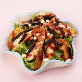 ქათმის სალათი კარამელიზირებული კომშით