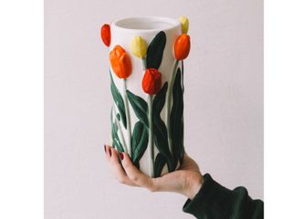 ლარნაკი : ტიტები