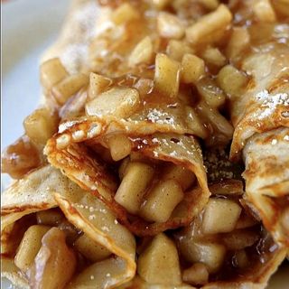 კრეპი ვაშლის ჯემით და ვანილის კრემით 