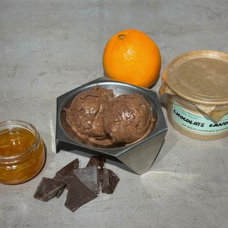 შოკოლადის და კარამელიზებული ფორთოხლის ნაყინი, 300 გრ