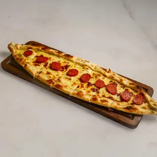 Sucuklu pide