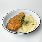 Chicken schnitzel with mashed potatoes