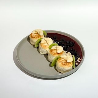 Cottage cheese pancakes with berry jam