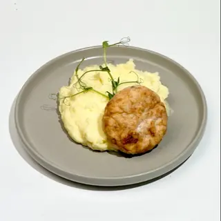 Chicken cutlet with mashed potatoes