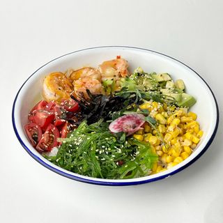 Shrimp bowl with sweet chili sauce